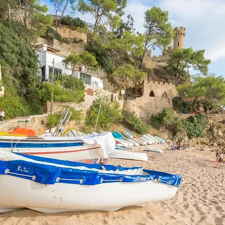 Sleeps 8 Lloret de Mar